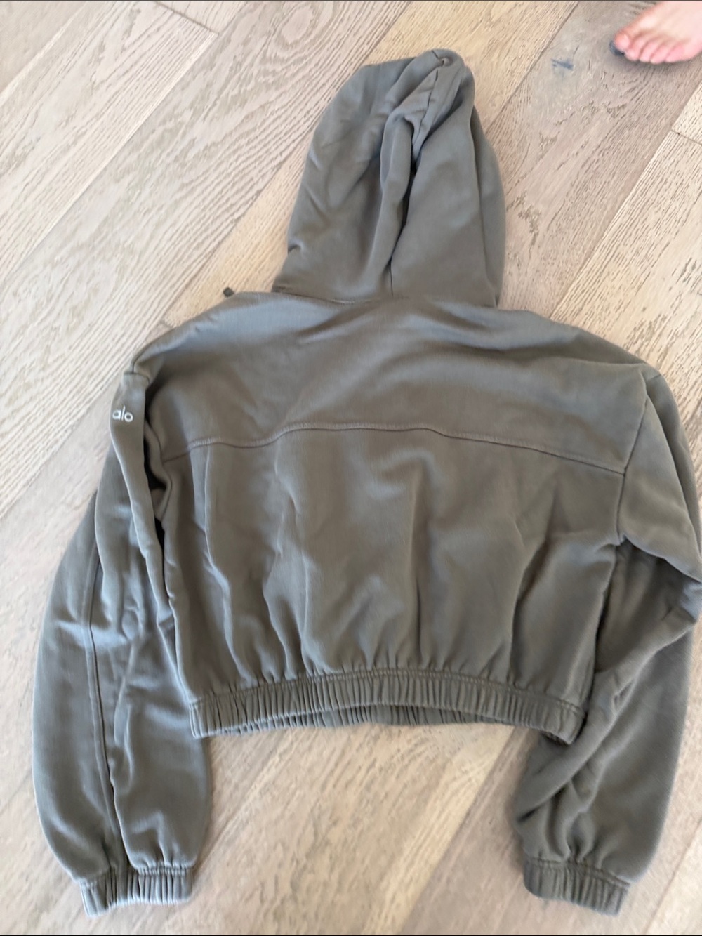 ALO Yoga Olive Green Cropped Half-Zip Hoodie - Picture 4 of 5
